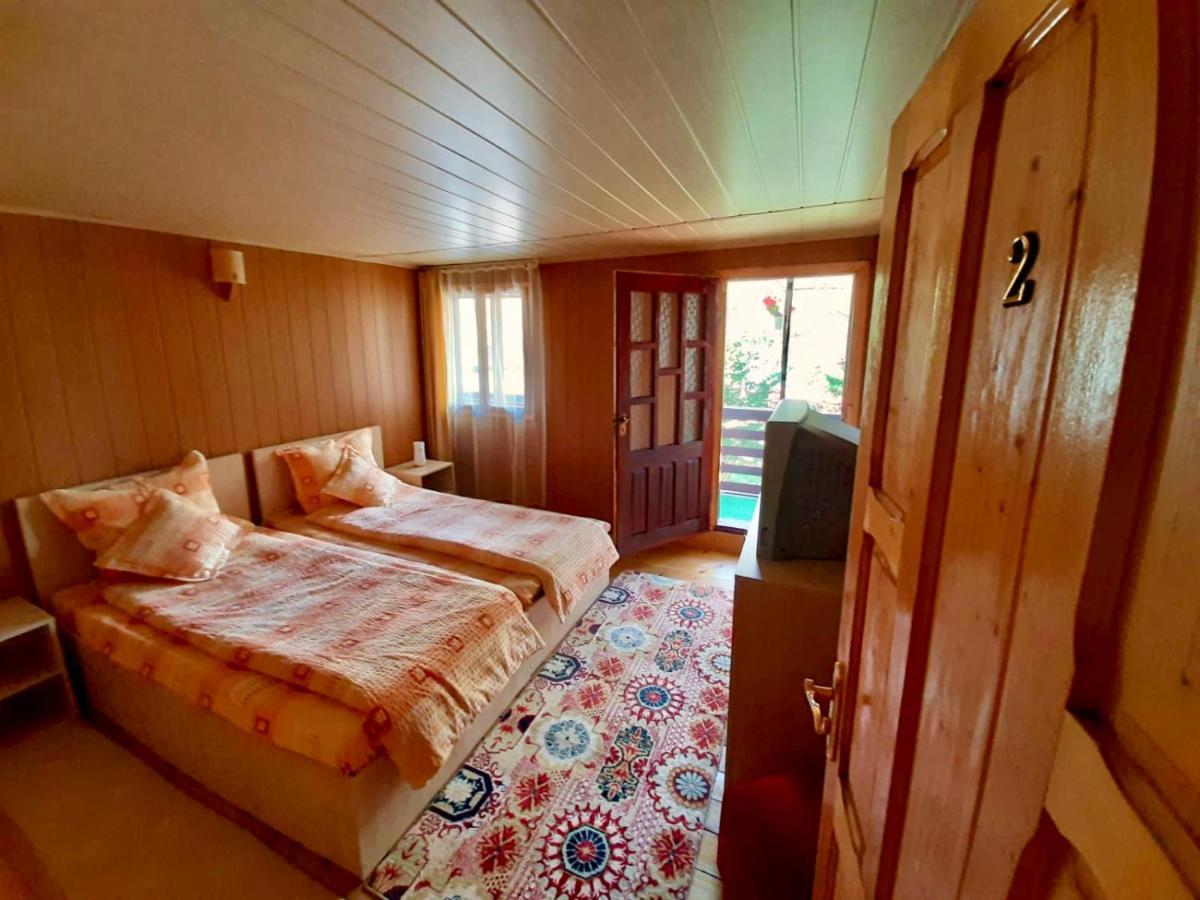 Vila Pelin Hotell Lepşa Exteriör bild